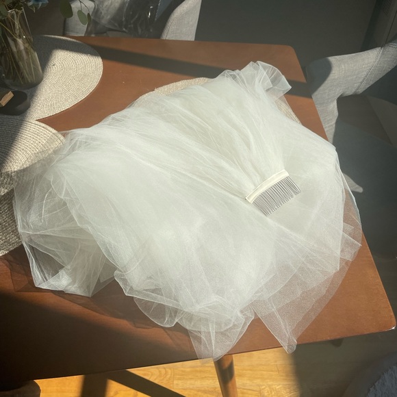 Cathedral veil SIMPLE Plain bridal Wedding, Ivory 108” - Picture 2 of 3